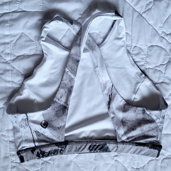 2/$40 ๐ฉ Inner Fire Foliole Shine Yoga Bra - Picture 2 of 8